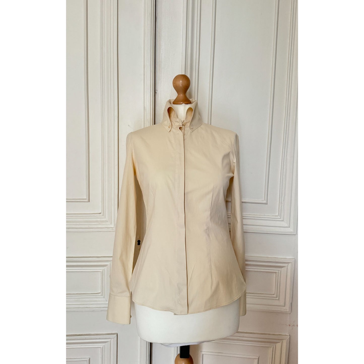Vintage High-Collar Sculpted Shirt