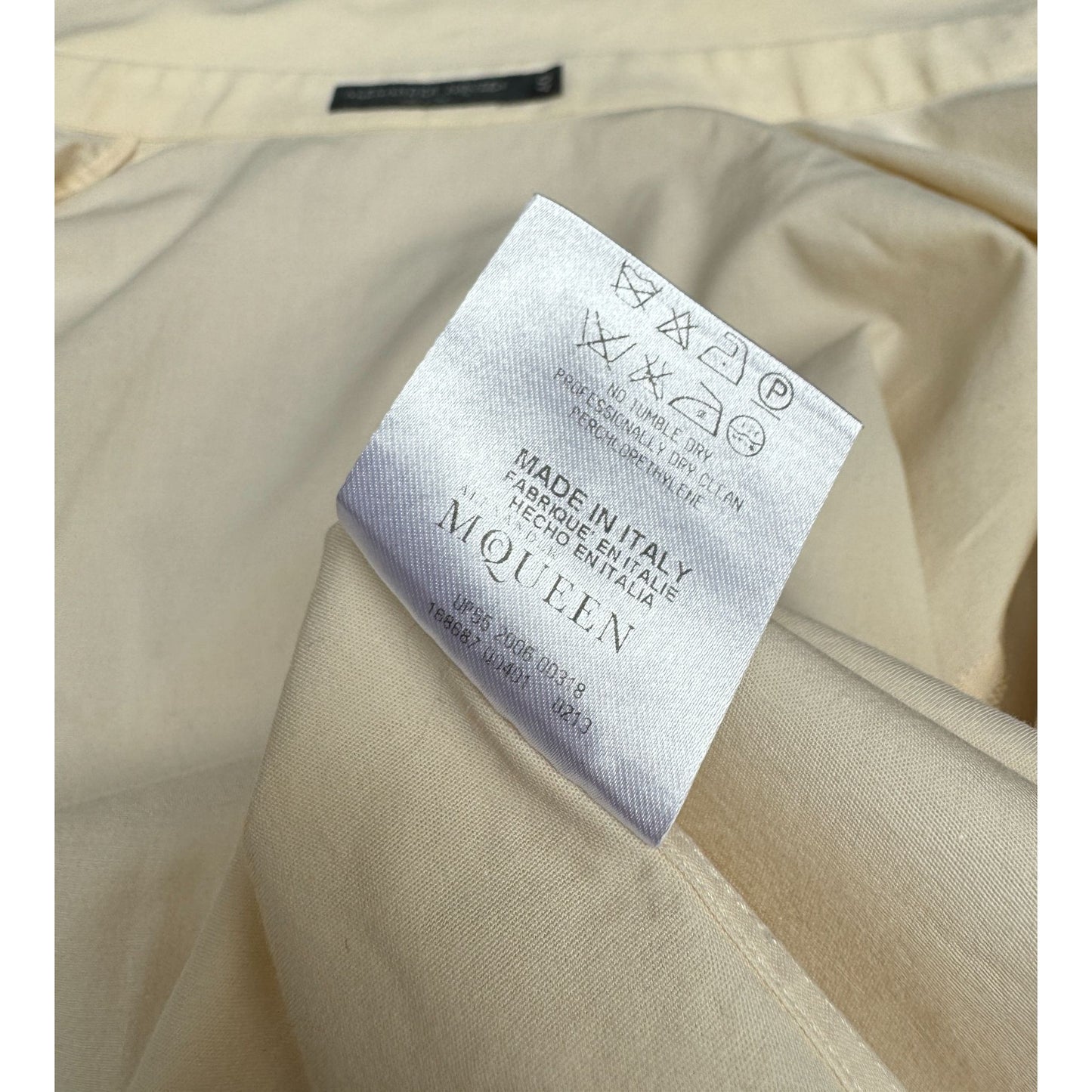 Vintage High-Collar Sculpted Shirt