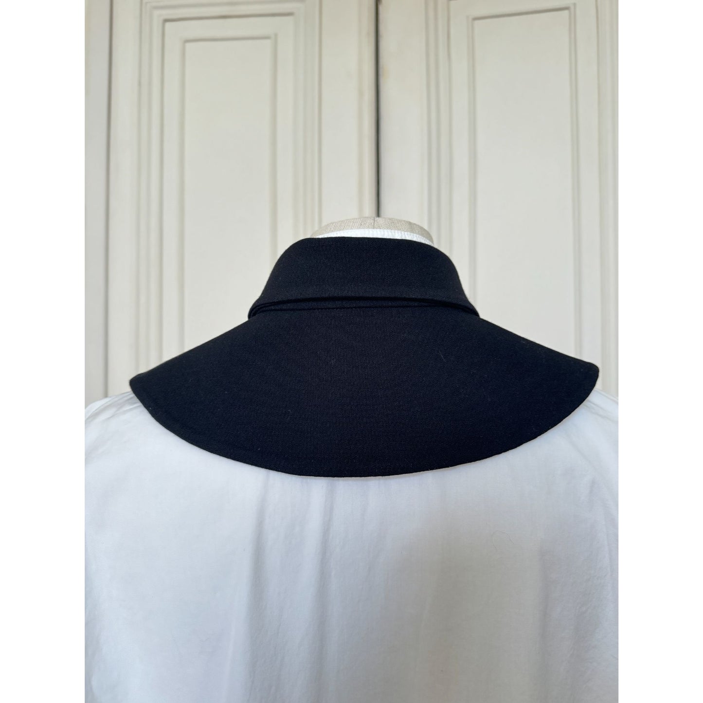 Phoebe Philo
Black Detachable Collar