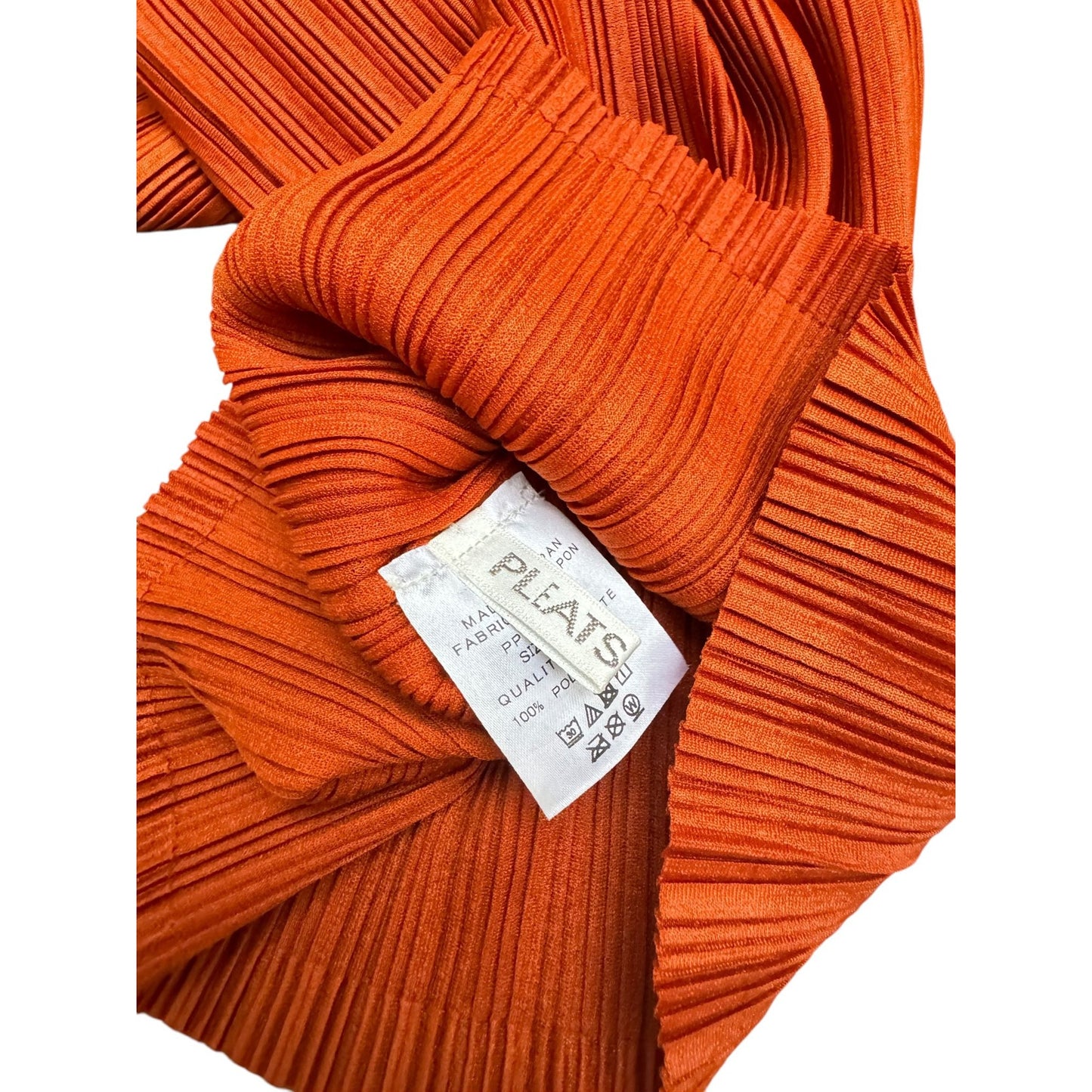 Pleats Pleased Ocre Collar
