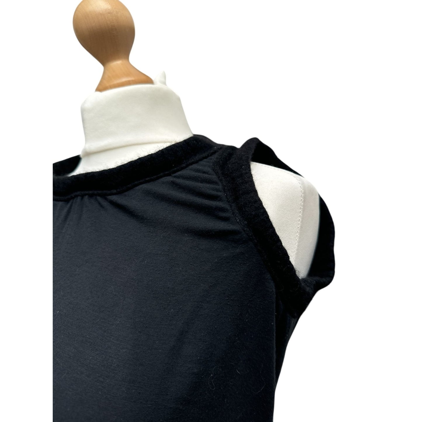 Iconic 4-Stitches Black Top