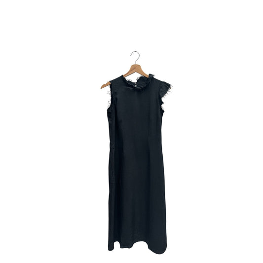 Asymmetric Black Silk-Blend Dress
Raw Hems One-Cigarette Shoulder