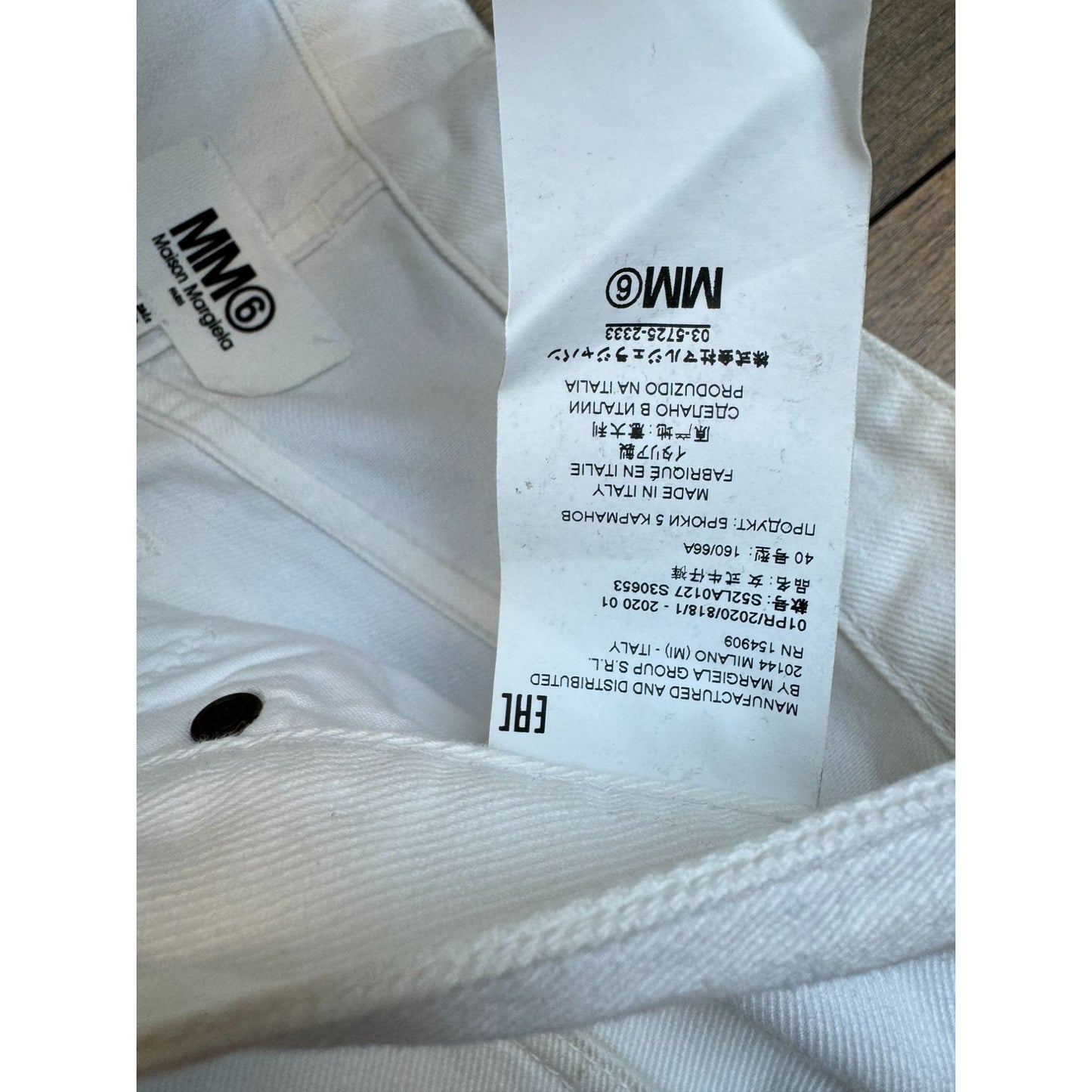 White Denim Wide Leg Jeans
Size 40 / US 30