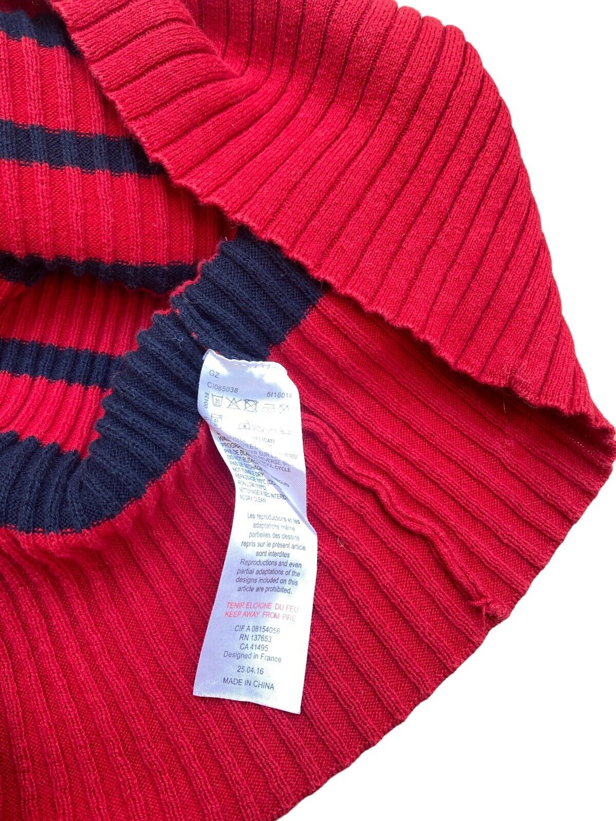 White Red Striped Rollneck Size 16A / fits S / US 36