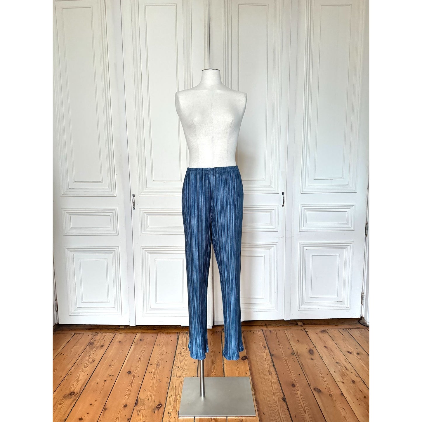 Iridescent Blue Pleated Pants Suit