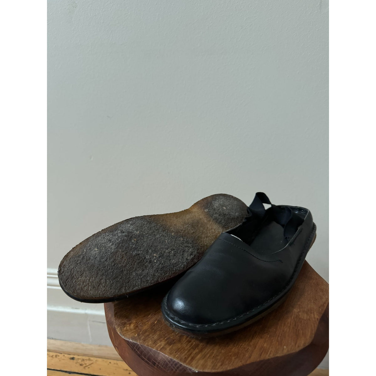 Black Leather Elastic-Strap Sandals