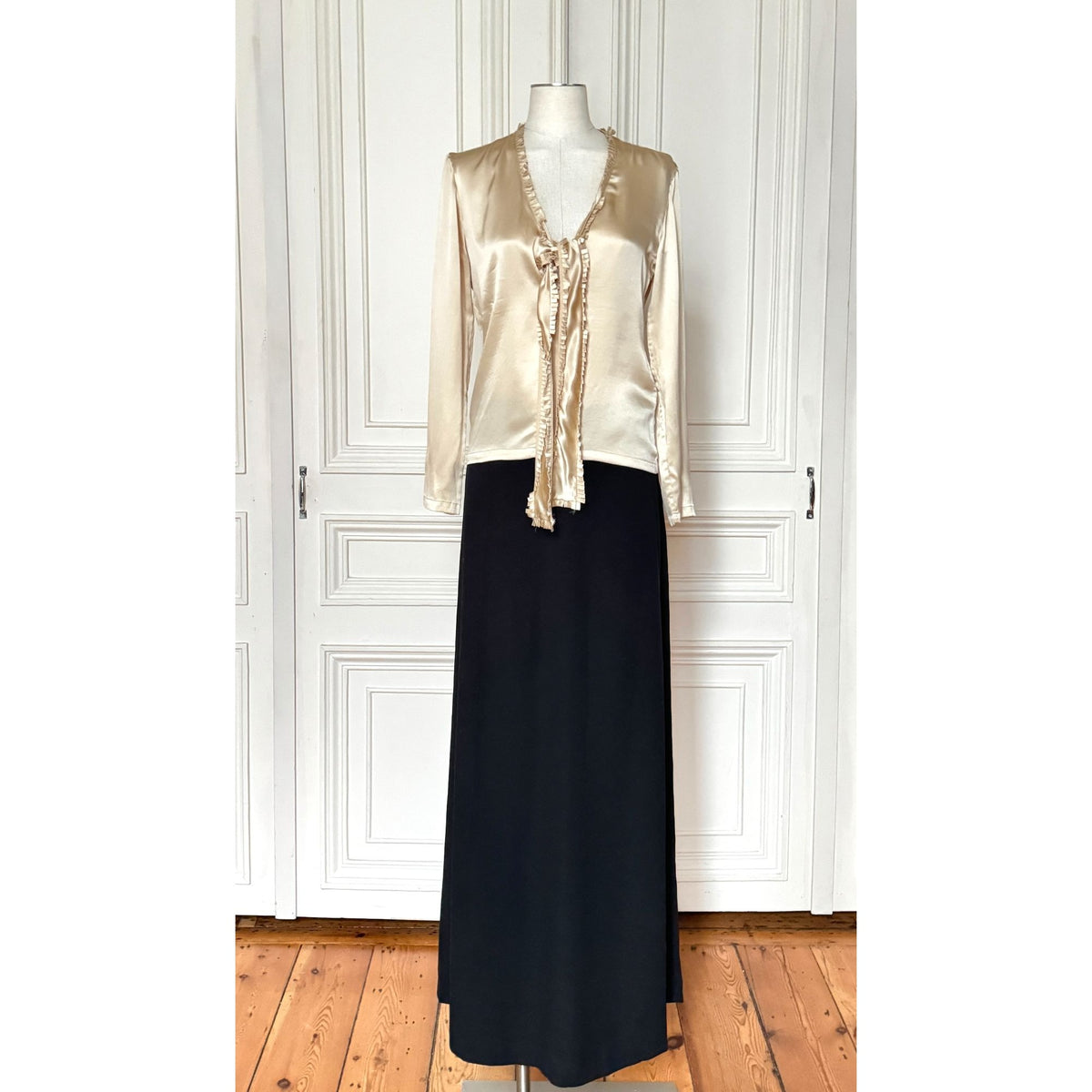Tom Ford FW 2002 Champagne Silk Ruffle-Tie Blouse