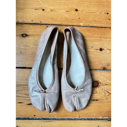 Nude Pink Metallic Leather Tabi Ballerina Flats