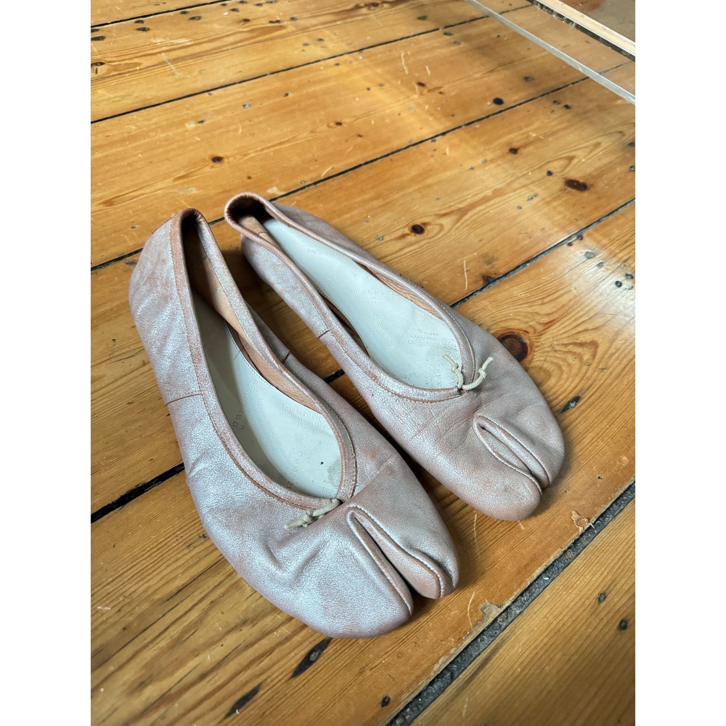 Nude Pink Metallic Leather Tabi Ballerina Flats