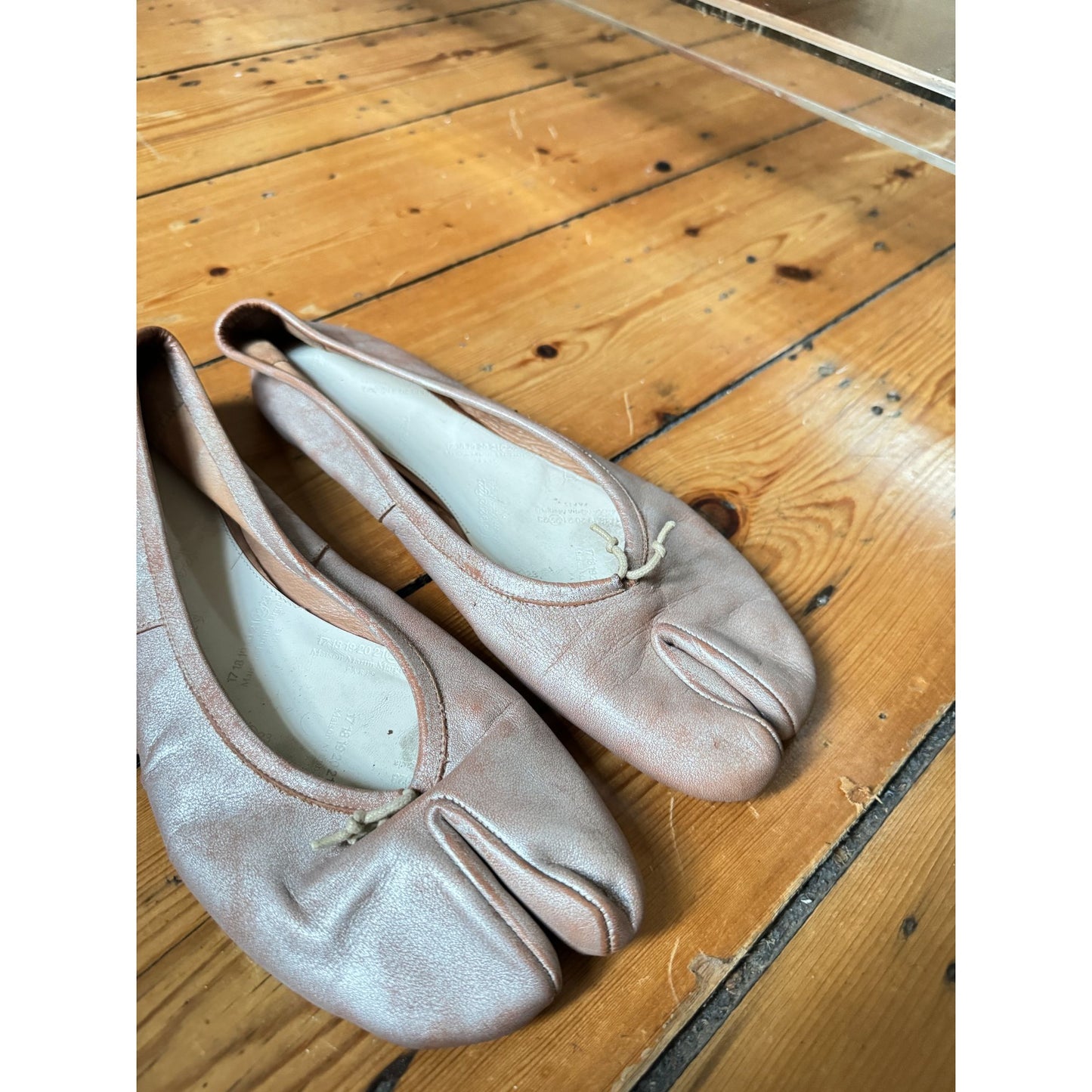 Nude Pink Metallic Leather Tabi Ballerina Flats
