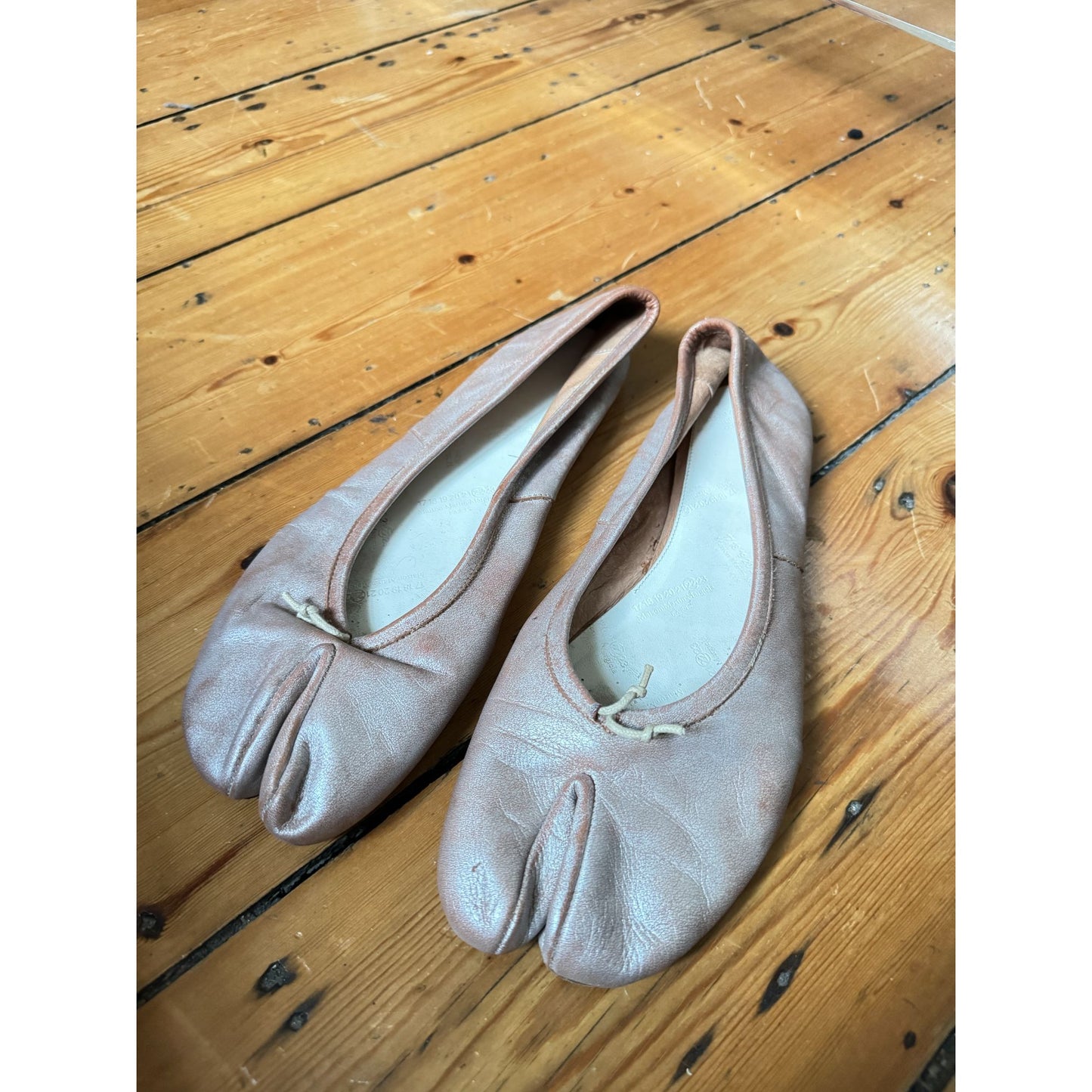 Nude Pink Metallic Leather Tabi Ballerina Flats