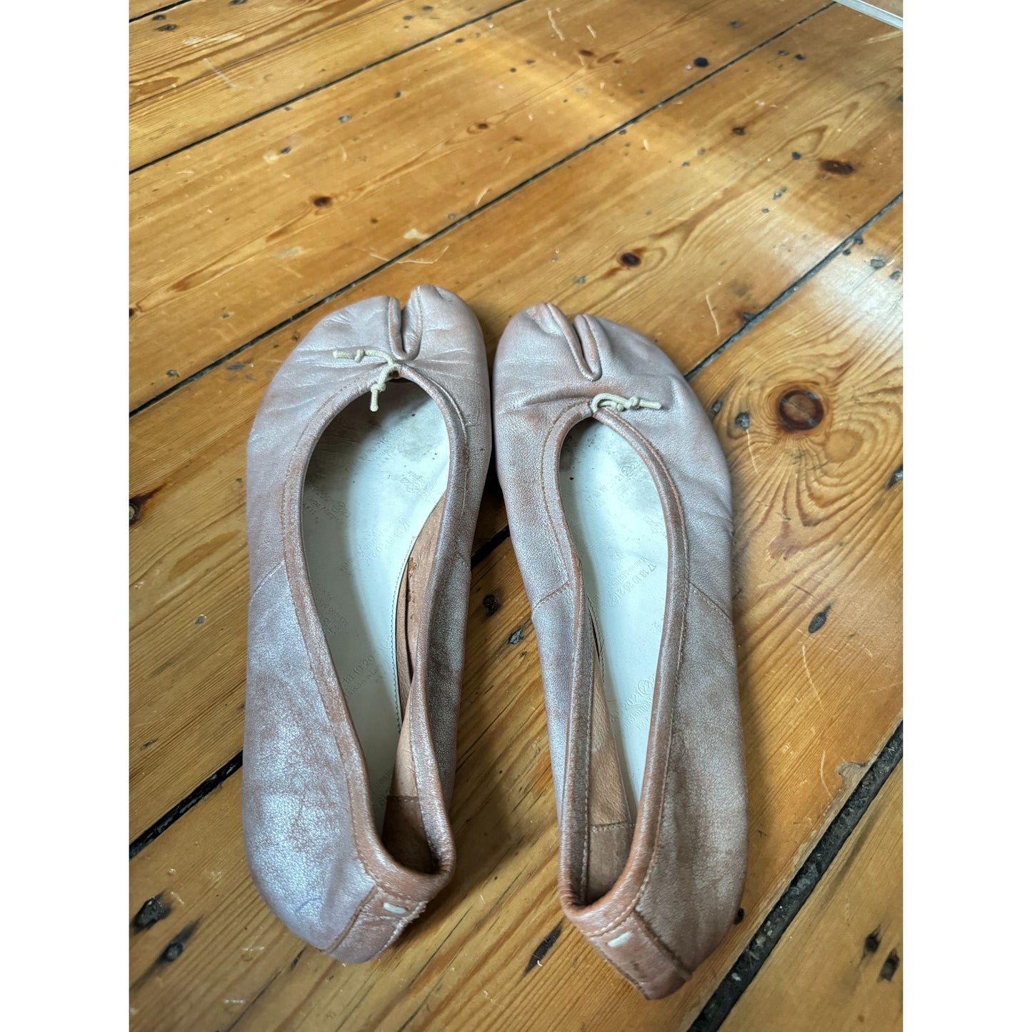 Nude Pink Metallic Leather Tabi Ballerina Flats