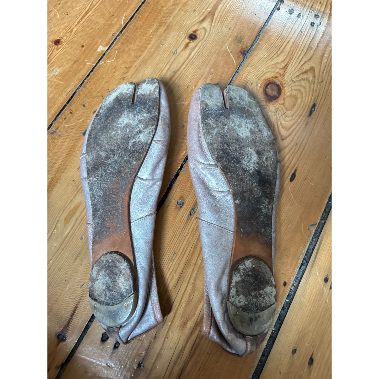 Nude Pink Metallic Leather Tabi Ballerina Flats