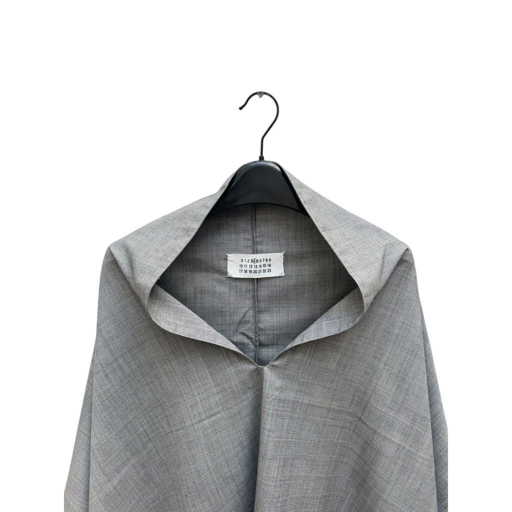 SS 2009 4 Stitches Grey short cape