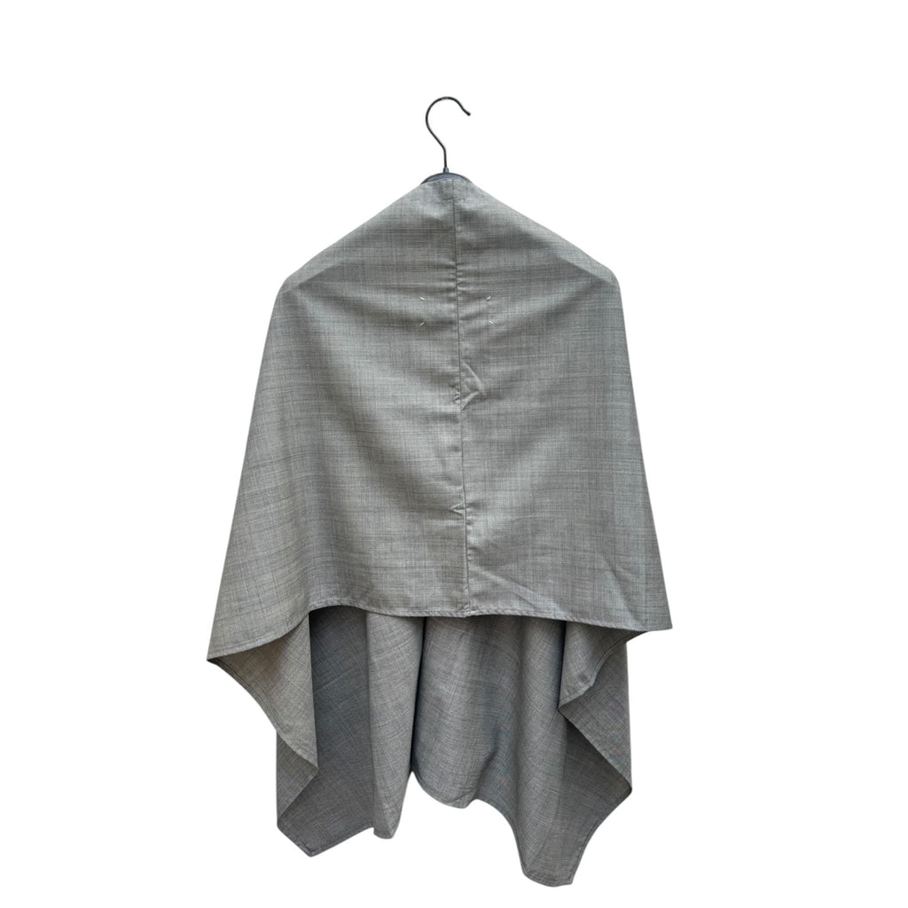 SS 2009 4 Stitches Grey short cape