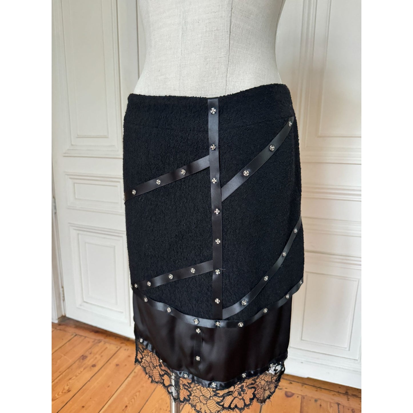 2003 black tweed skirt