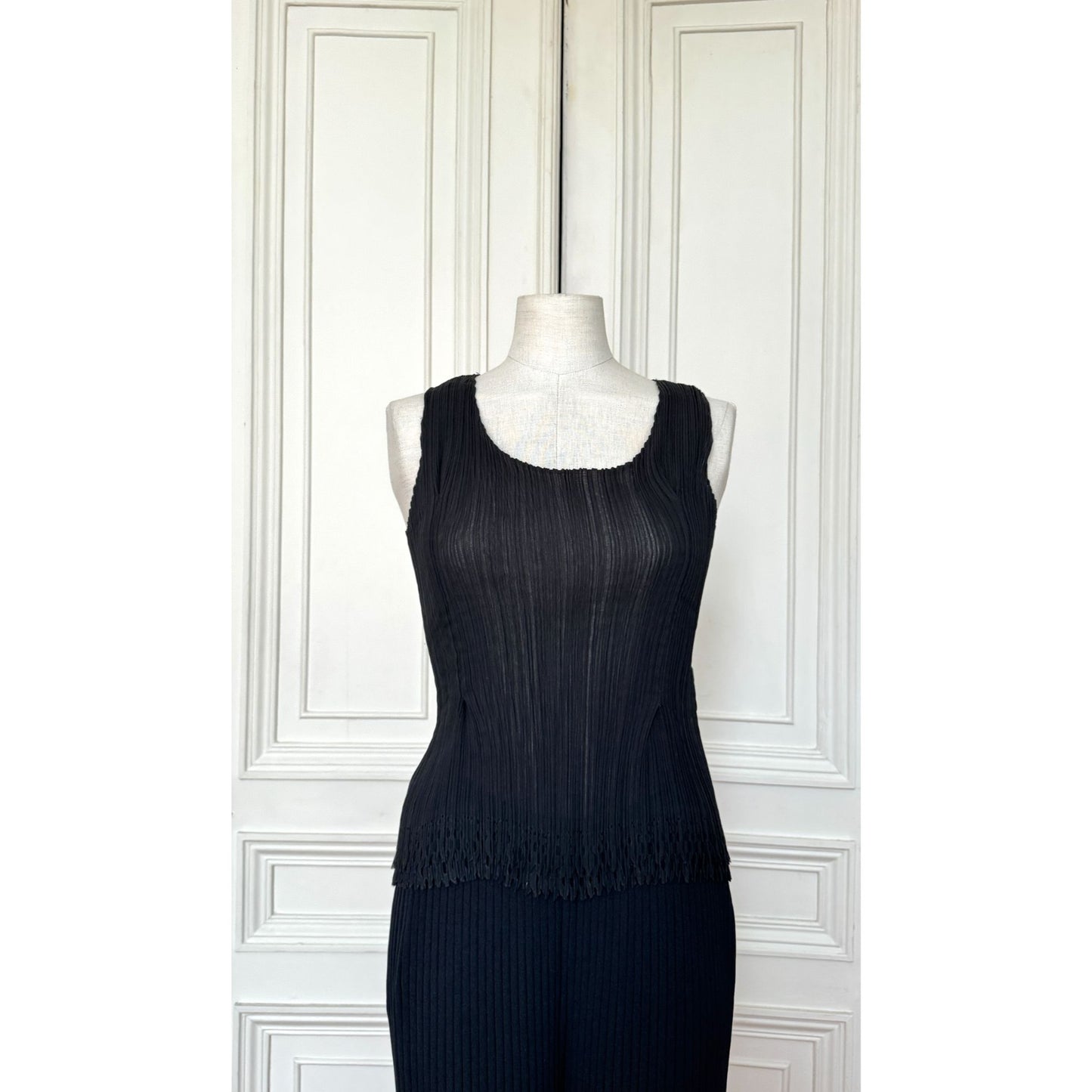 Fête Black Pleated Tank Top 