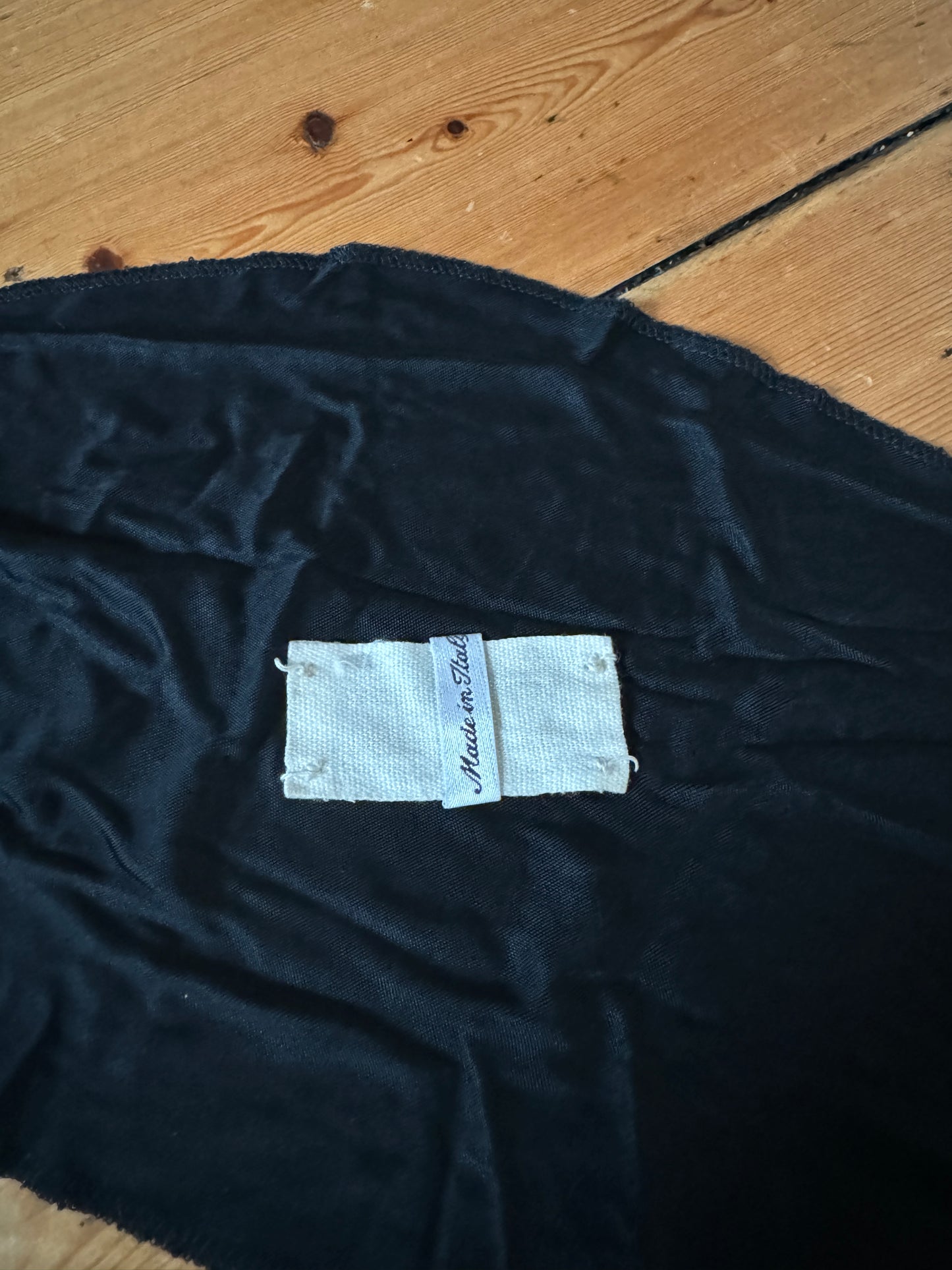 FW 1990 Black Lining Jabot