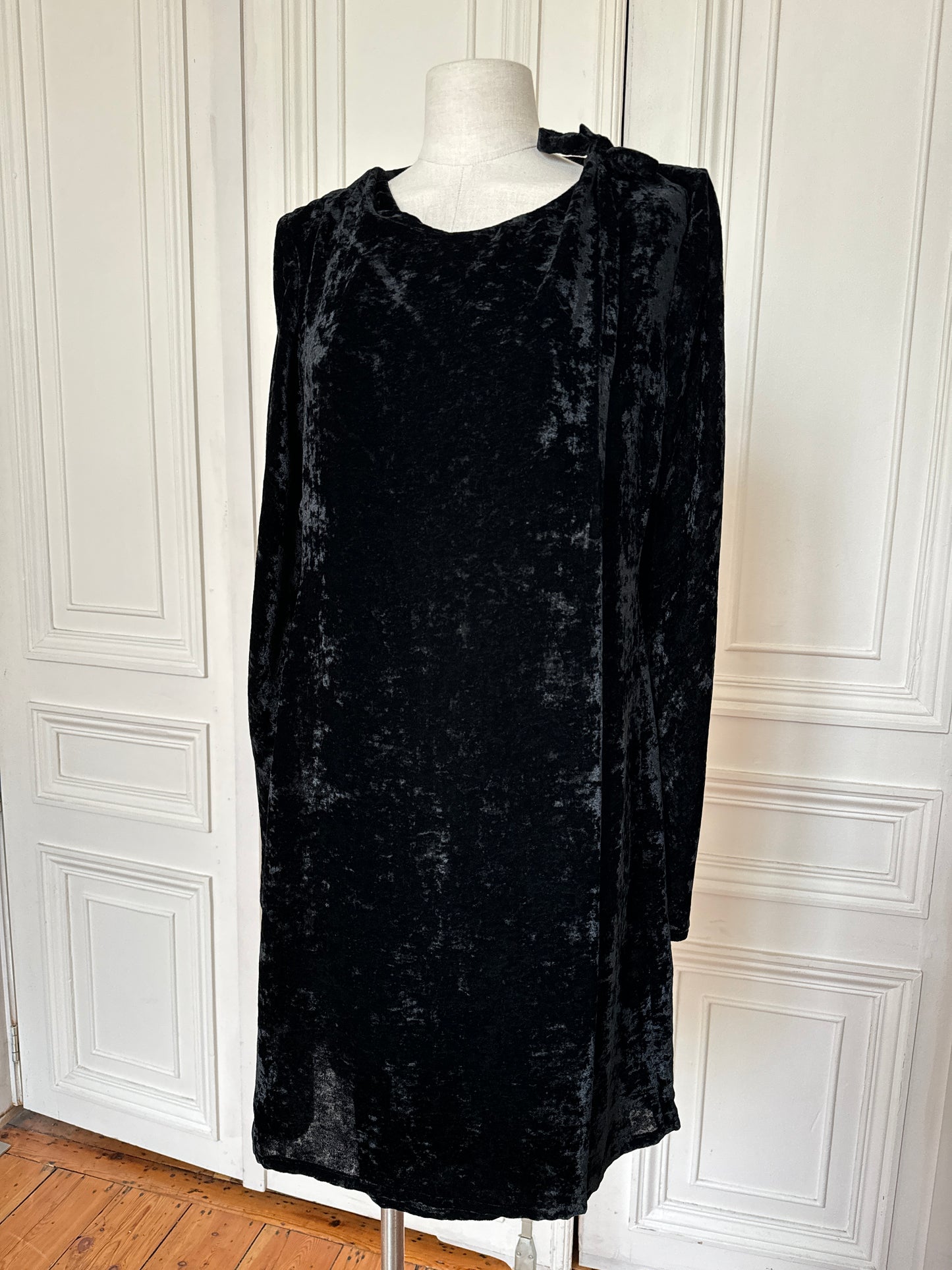 1990s Black Velvet Longsleeve Wrap Dress