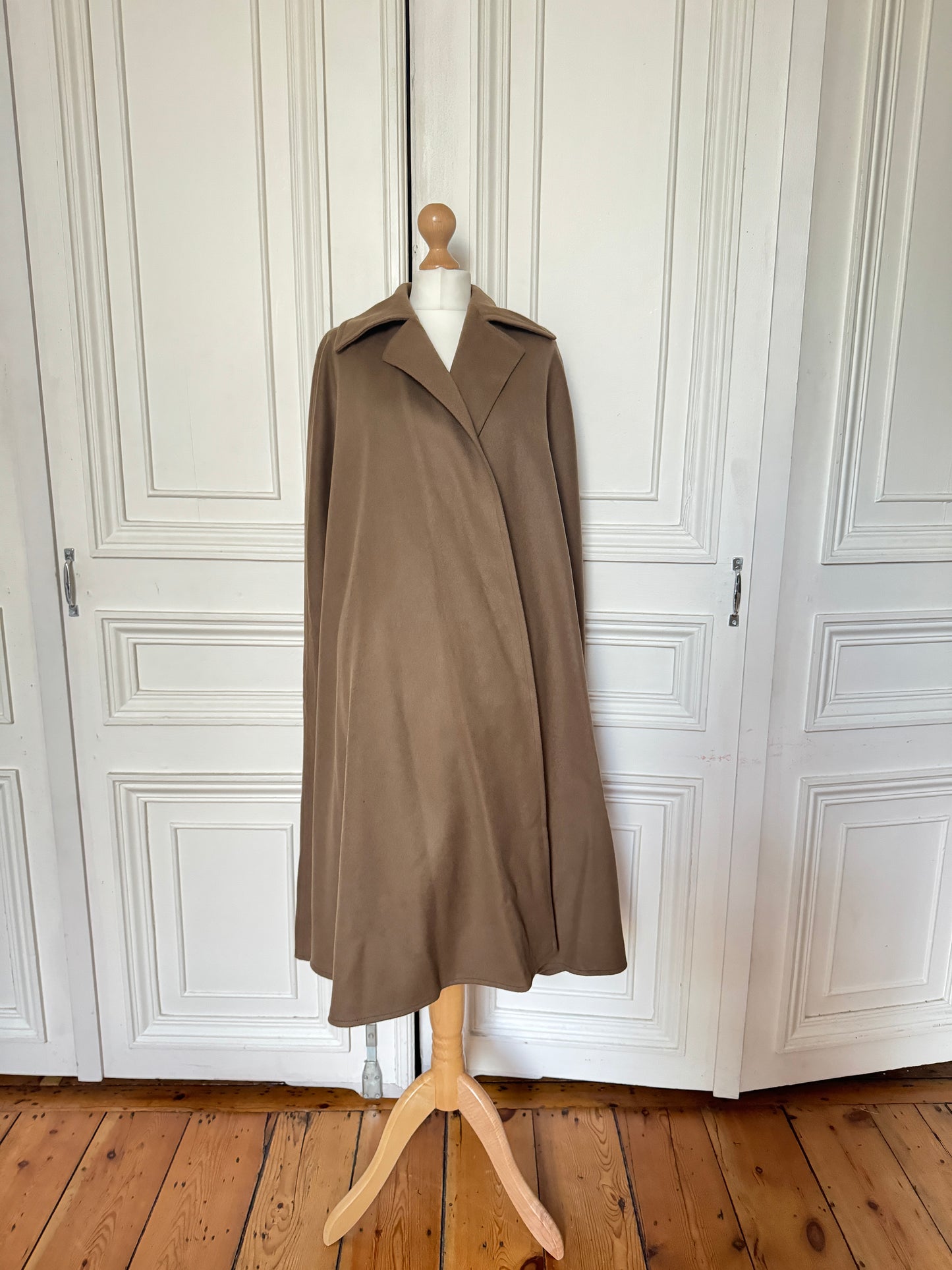 1970S Vintage Brown Wool Cape