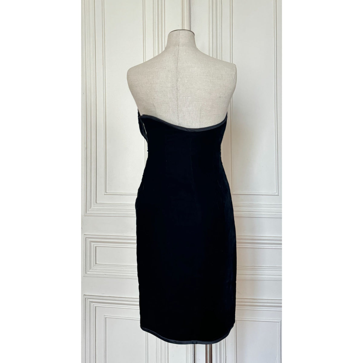FW 1984–1985 Haute Couture Black Velvet Bustier Dress