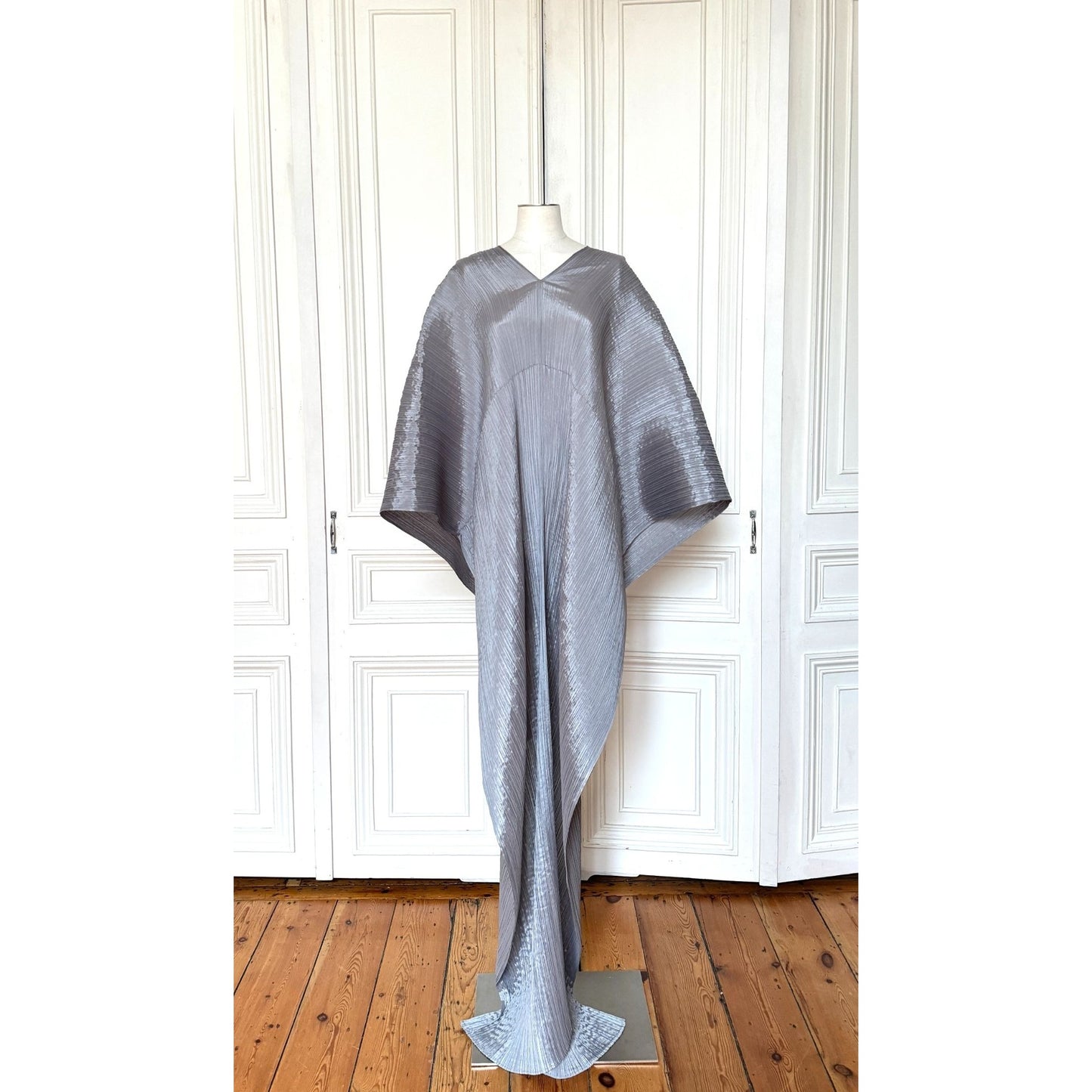 Pleats Please FW 2000 Silver Madame-T Convertible Dress 