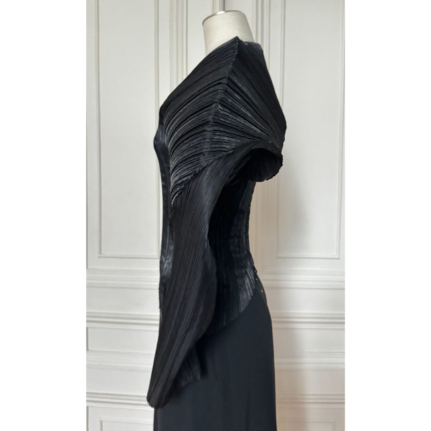 FW 1989 Black Sculptural Pleated Top