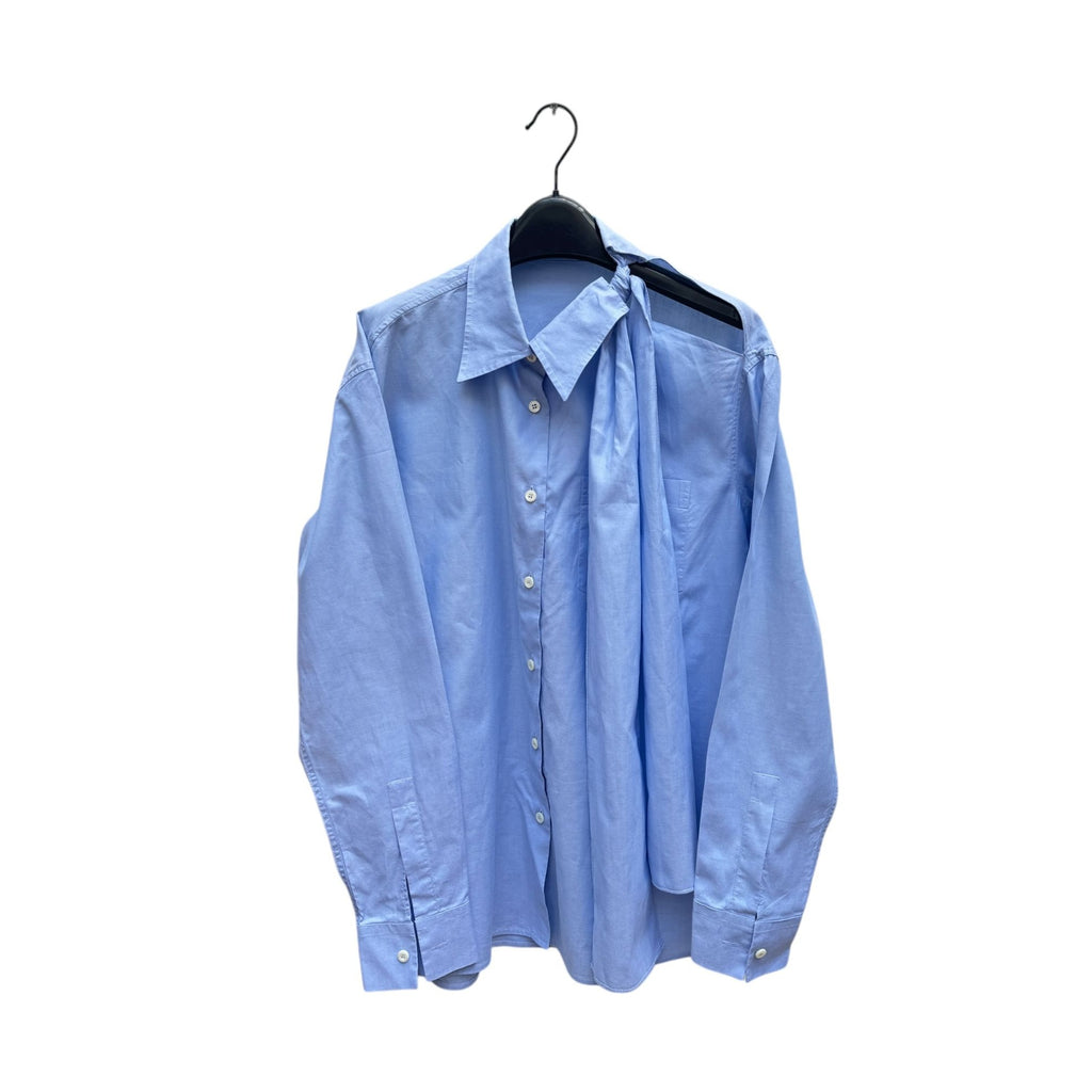 Cut out collar blue shirt