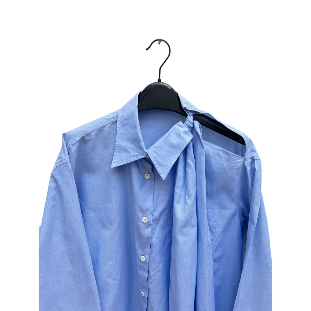 Cut out collar blue shirt