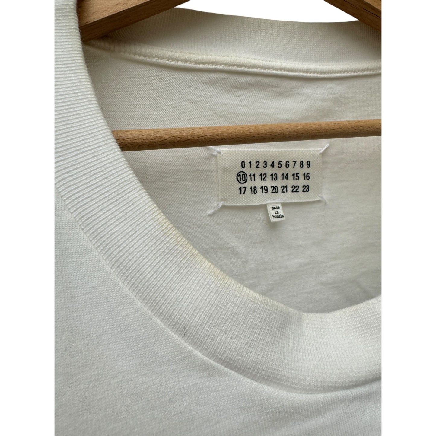 White Short sleeves sweater