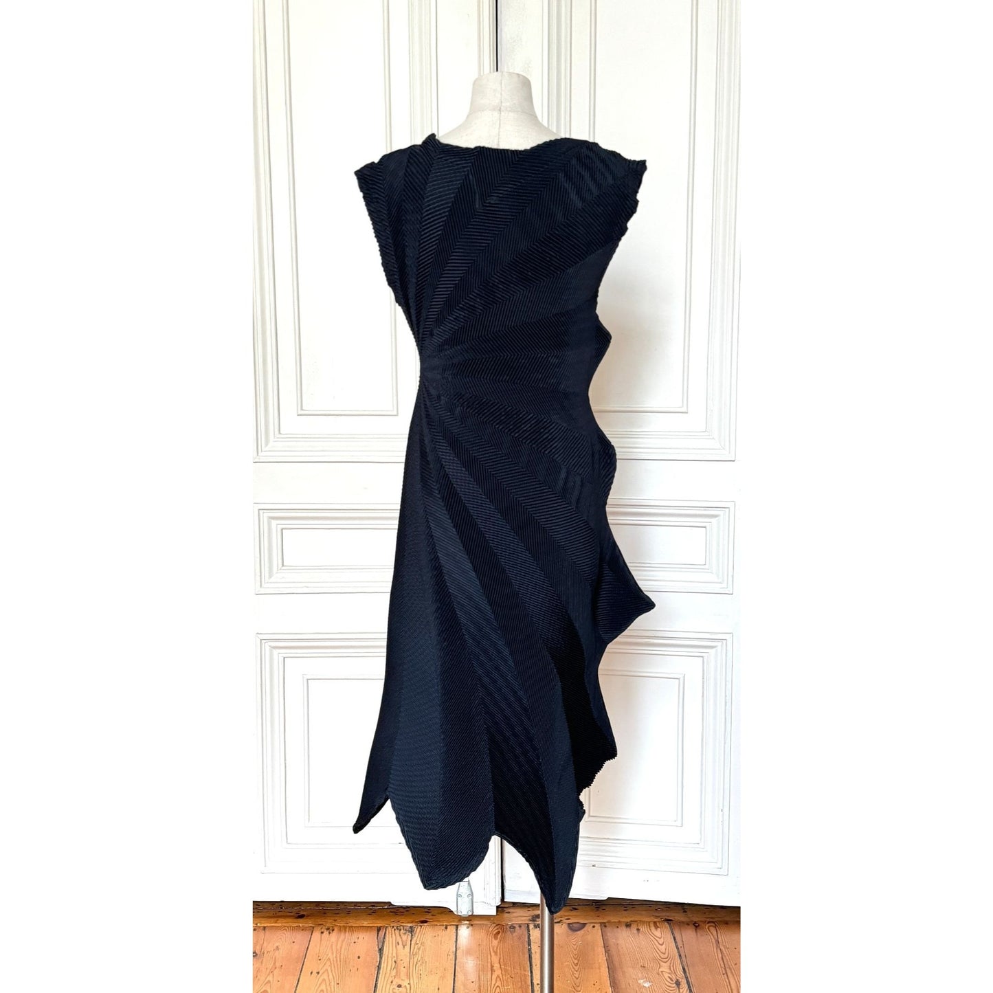Spring Summer 2020 Stream Stretch Black Dress 