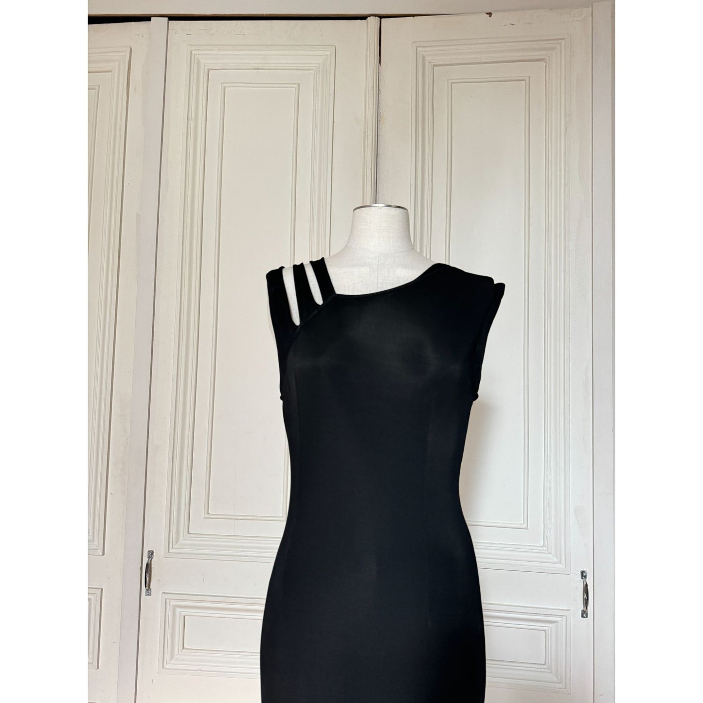 Spring Summer 2011 Sculptural Open-Back Black Dress