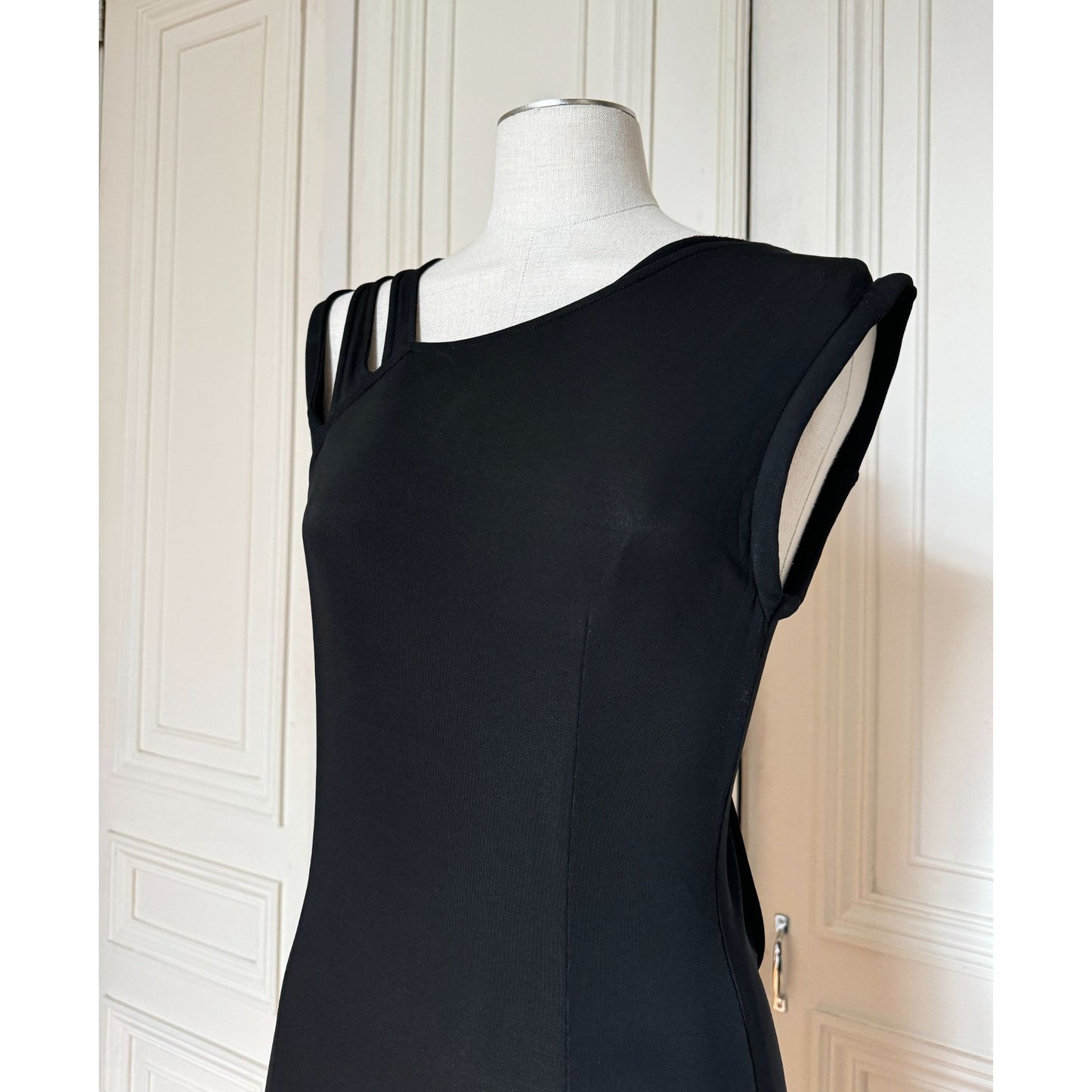 Spring Summer 2011 Sculptural Open-Back Black Dress