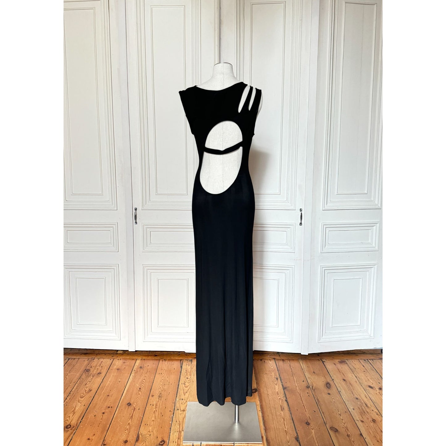 Spring Summer 2011 Sculptural Open-Back Black Dress