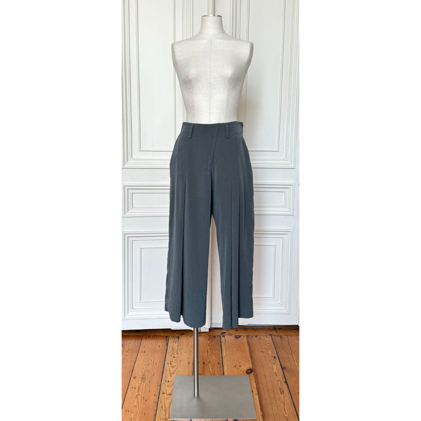 Grey Wide Pleated Pants 