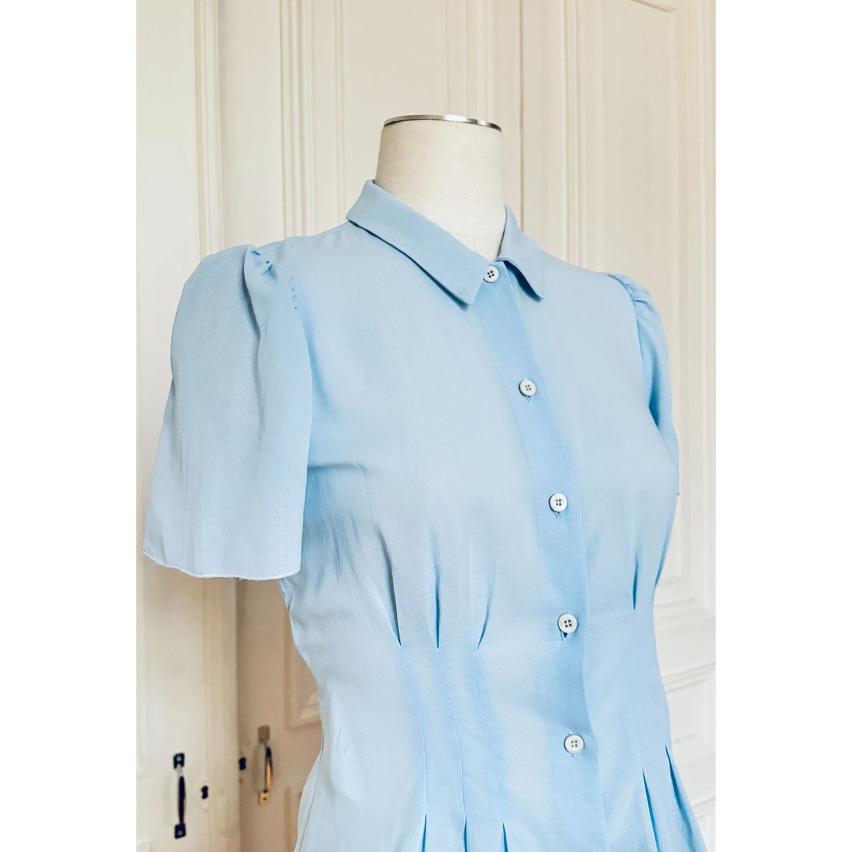 2010 Light Blue Pleated Short-Sleeve Shirt