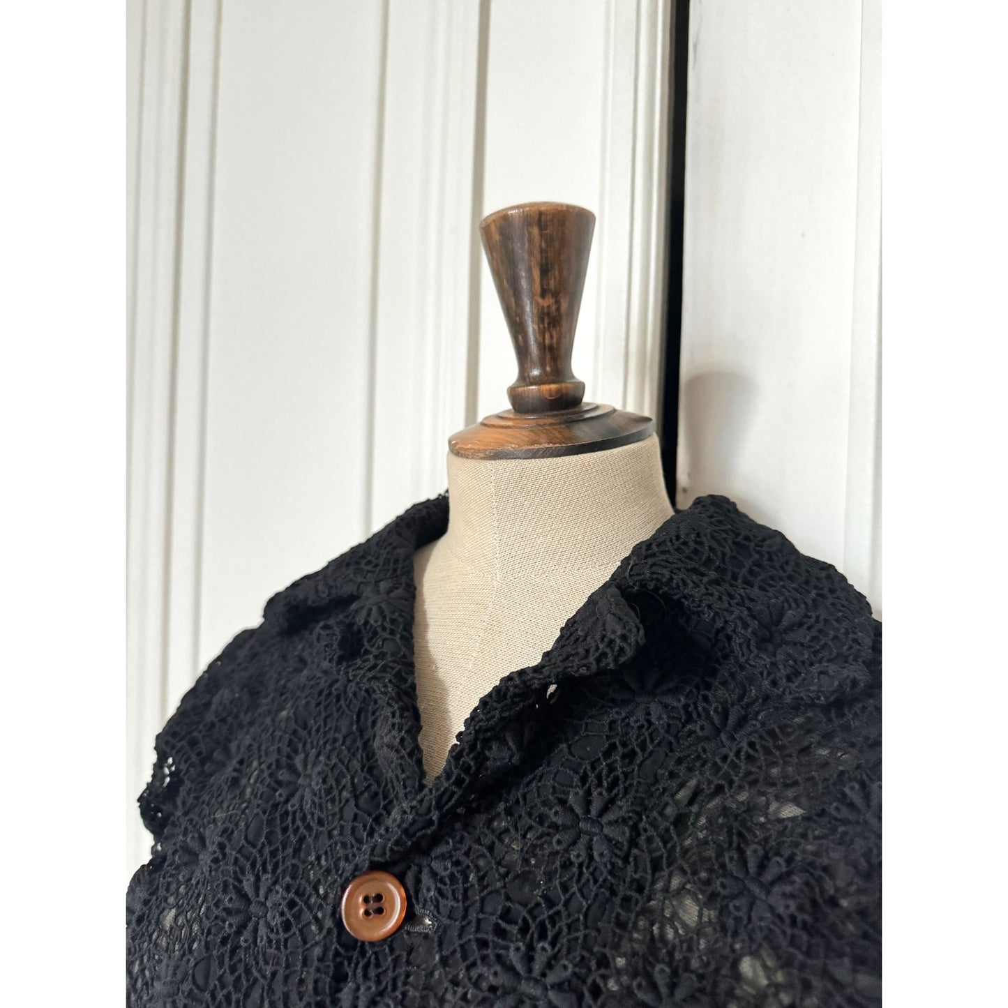  Autumn/Winter 2005 – Black Two-Way Lace Jacket 