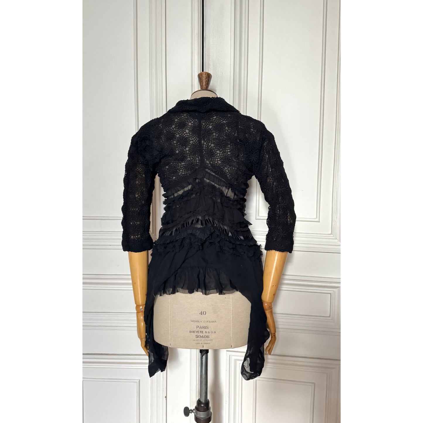  Autumn/Winter 2005 – Black Two-Way Lace Jacket 
