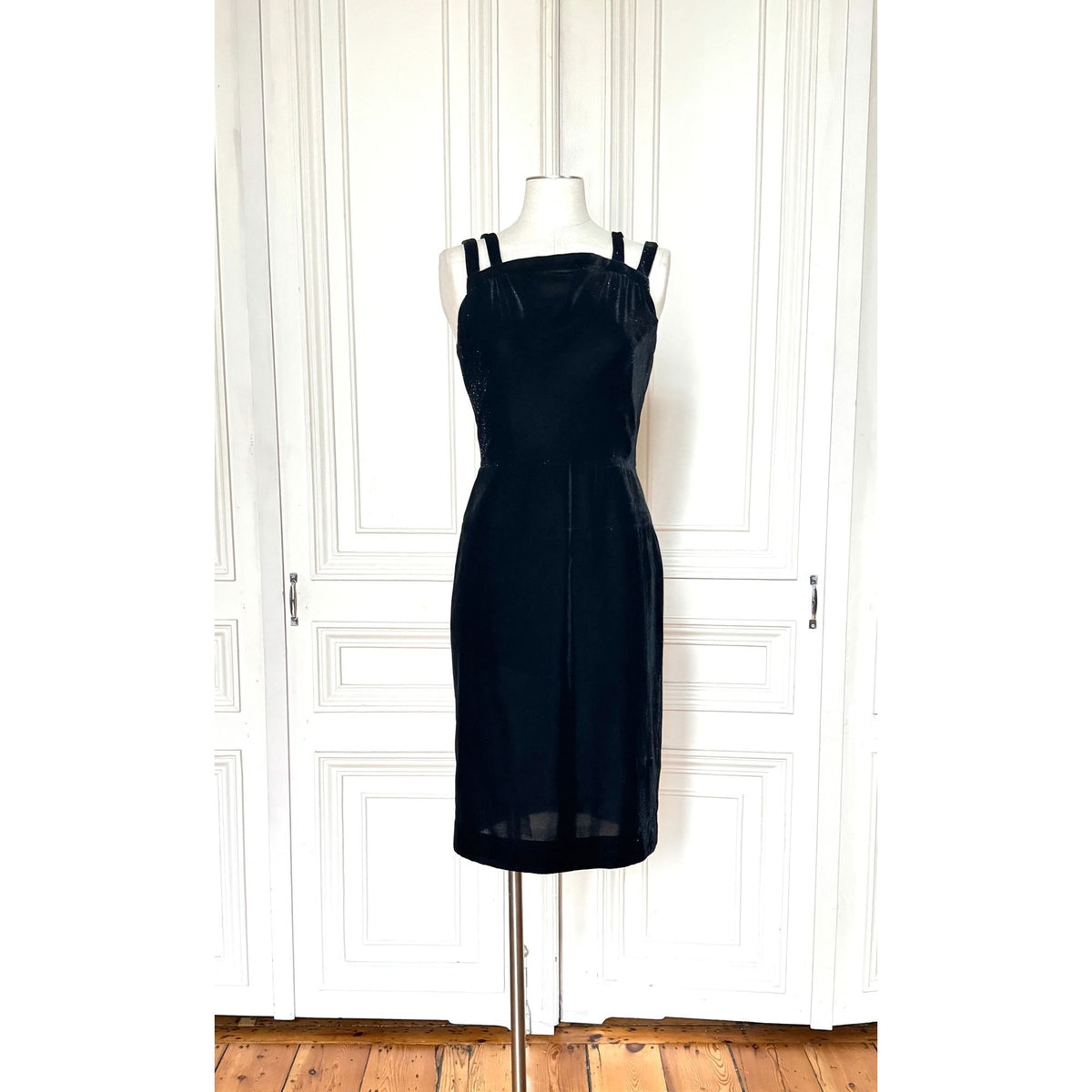 2009 Black Shimmering Velvet Strappy Dress