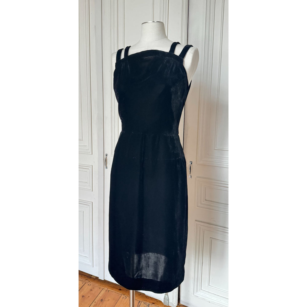 2009 Black Shimmering Velvet Strappy Dress