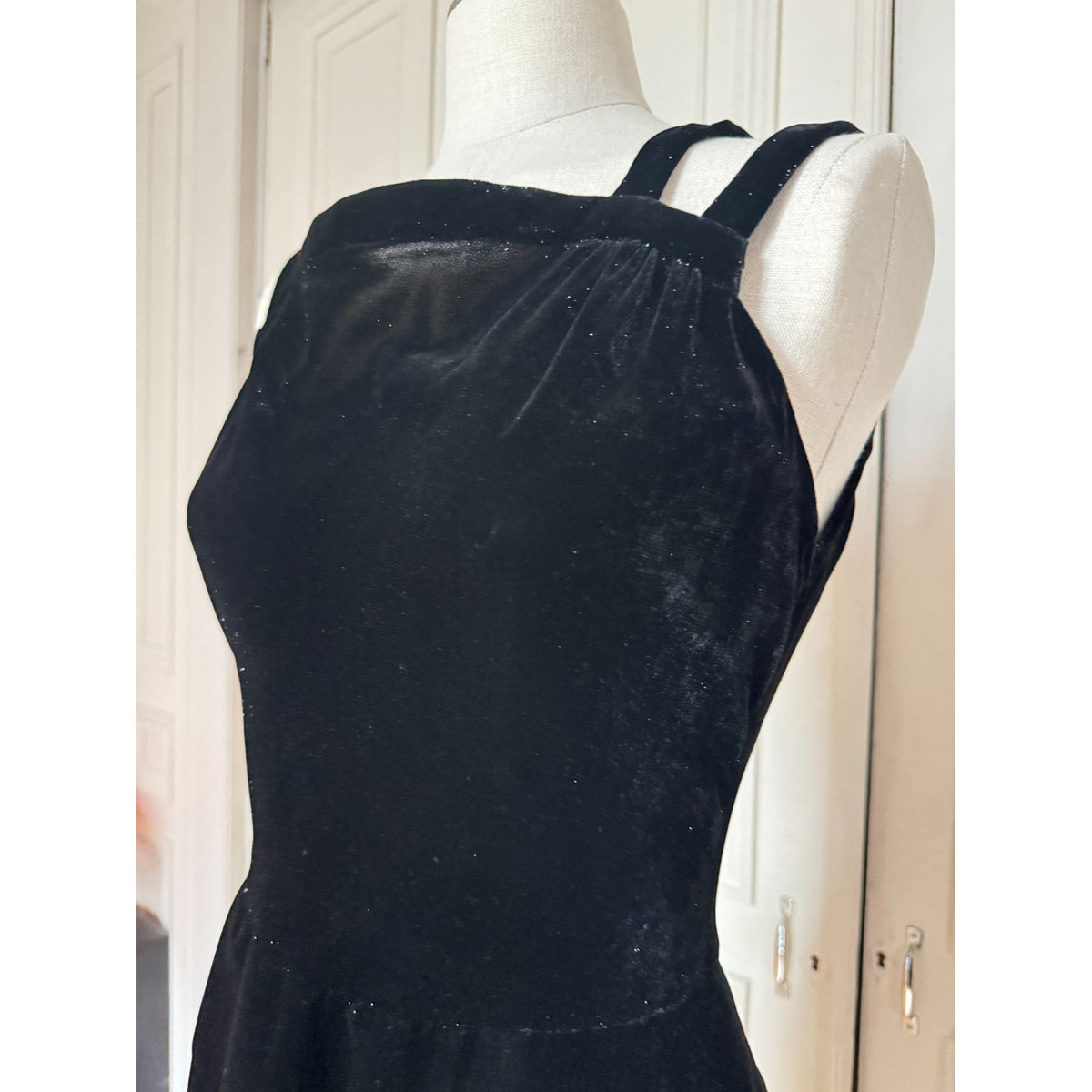 2009 Black Shimmering Velvet Strappy Dress