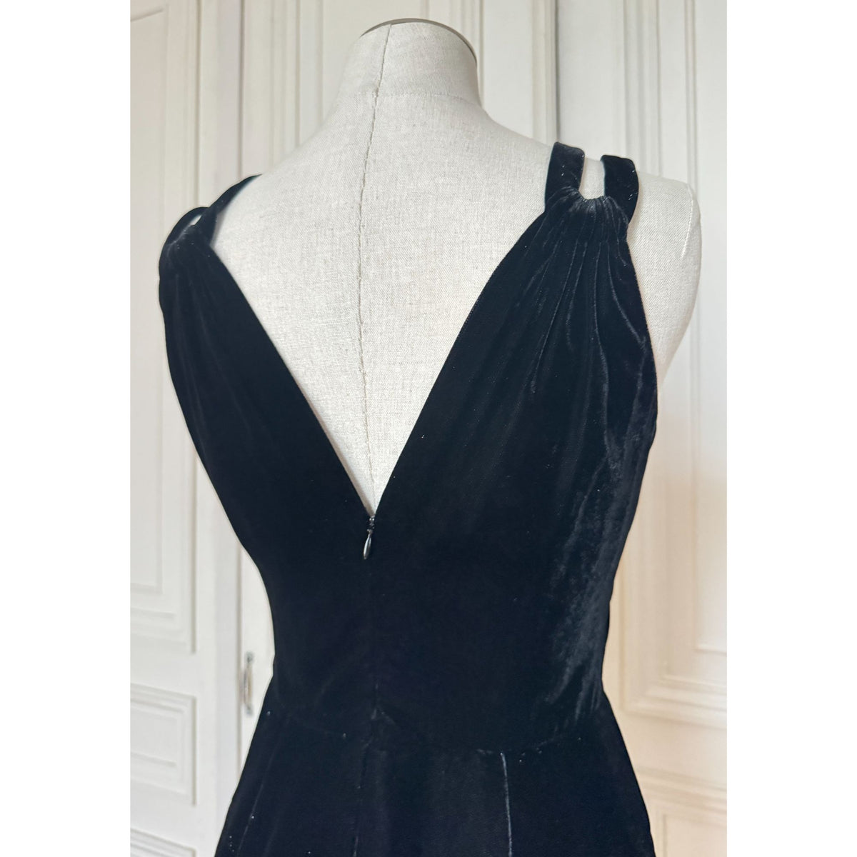 2009 Black Shimmering Velvet Strappy Dress