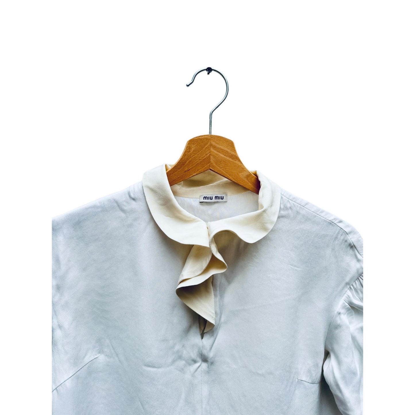 White viscose shirt with ruffled collar