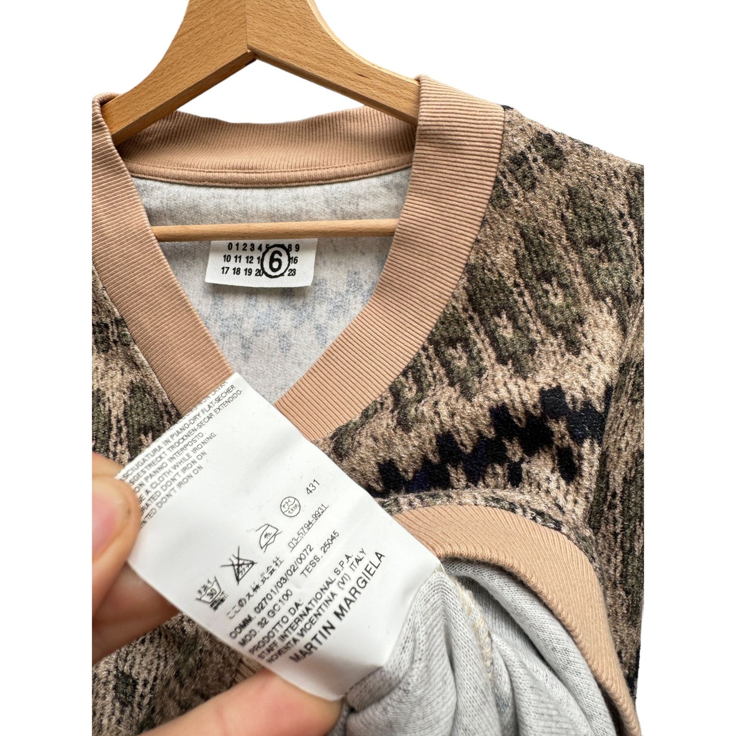 FW 2007 Beige Knit Sweater  Women