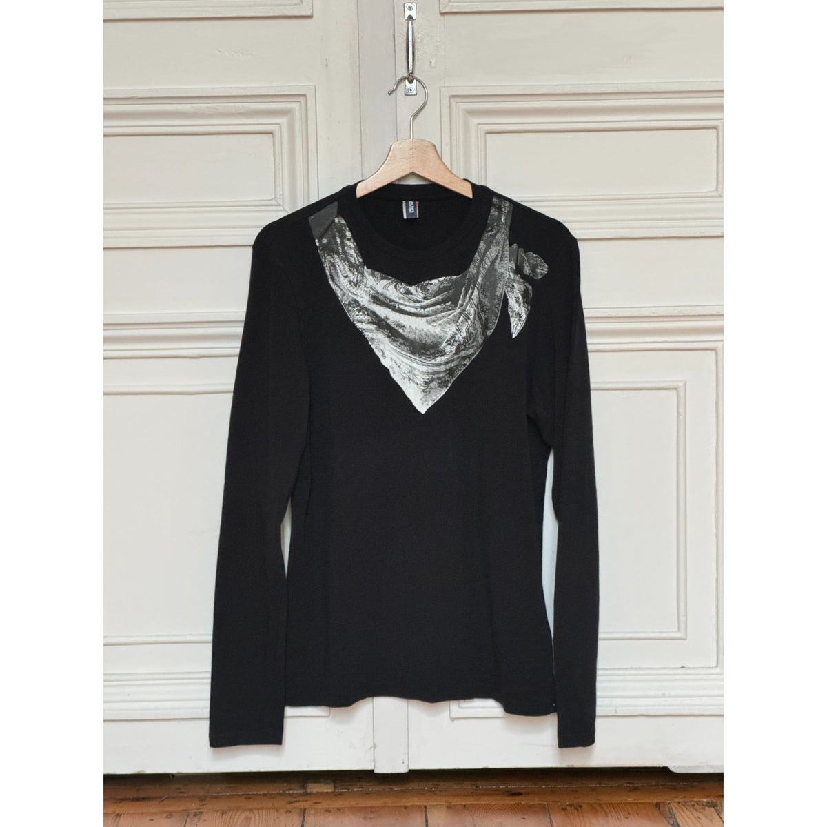 Black Trompe-l’Œil Bandana Long-Sleeve Top