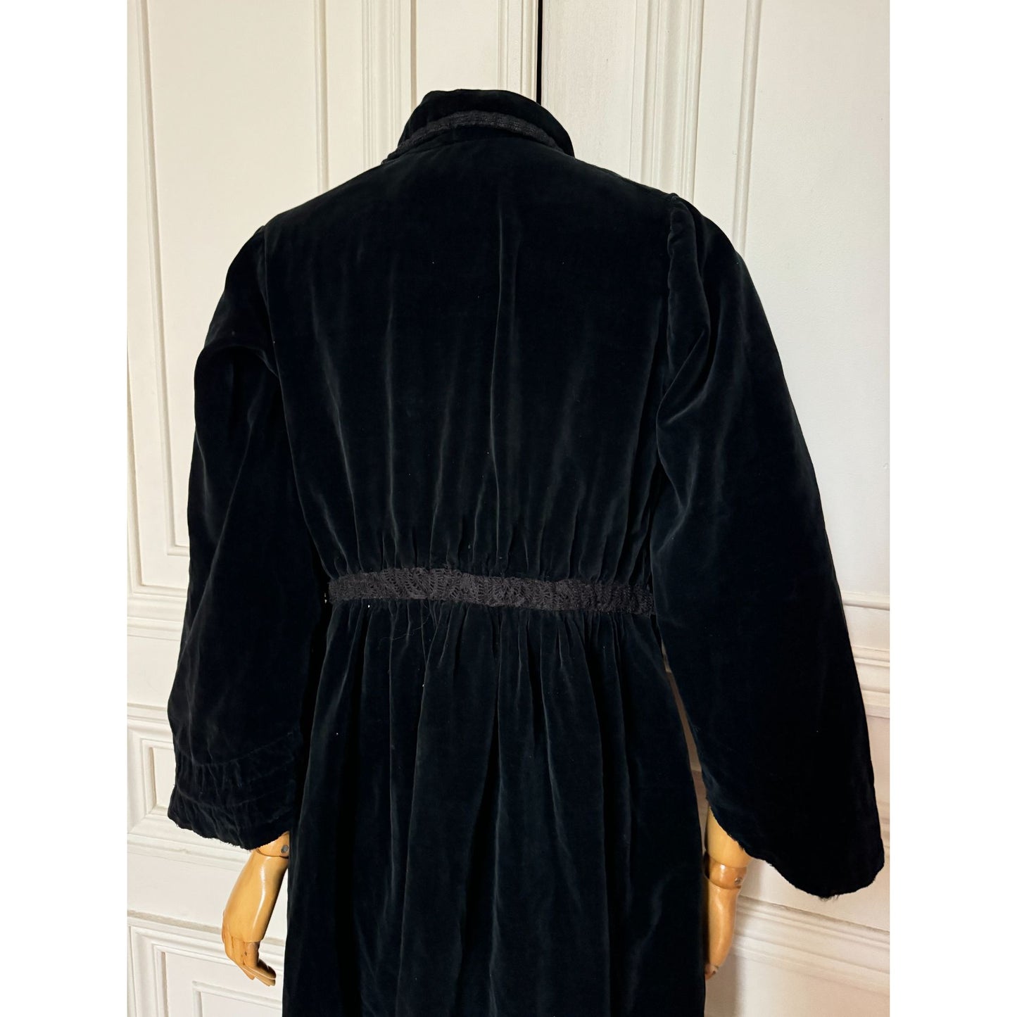 Victorian Black Silk Velvet Tea Gown Dress Late 19th Century circa 1880–1900
