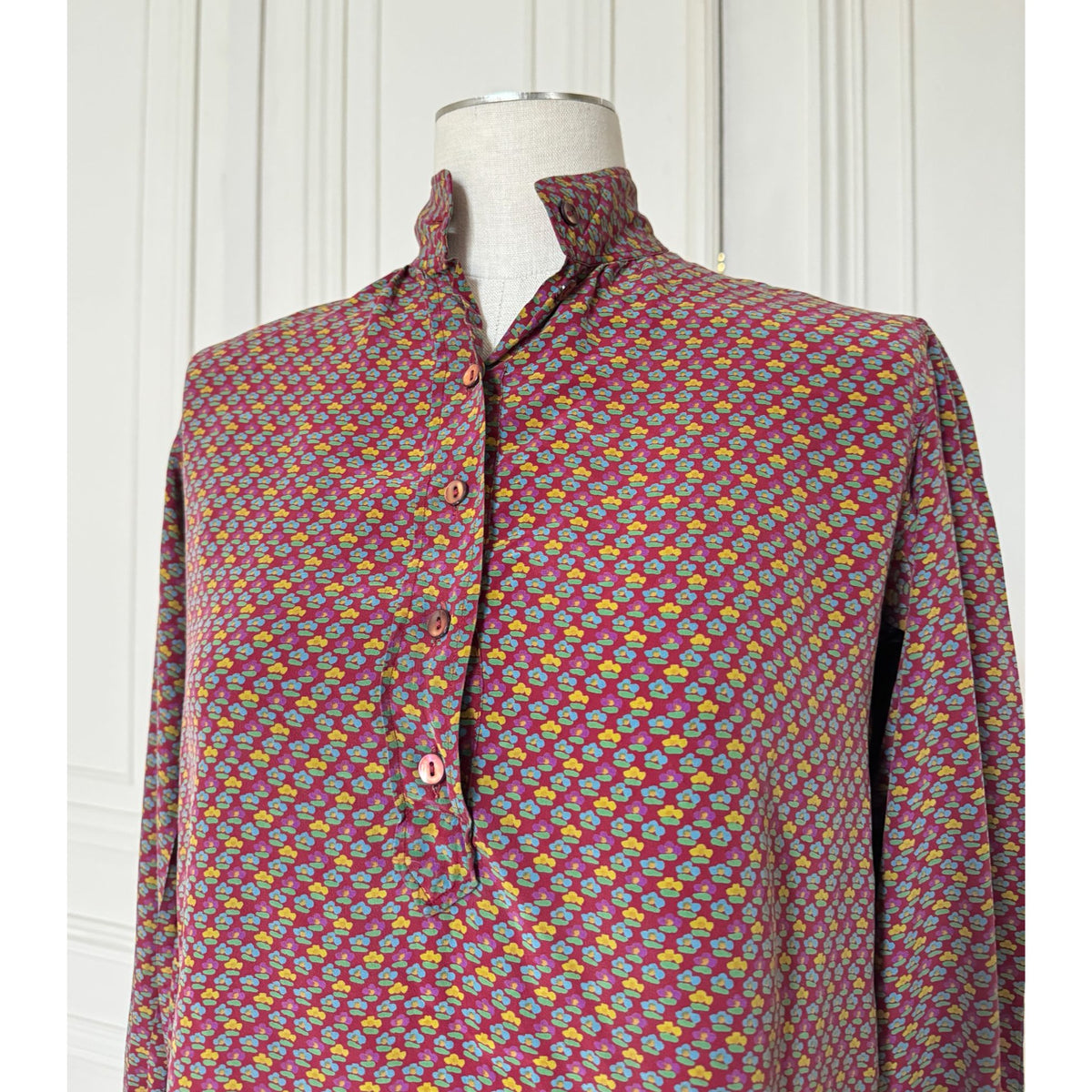 1970s Floral Printed Silk Shirt Size 38