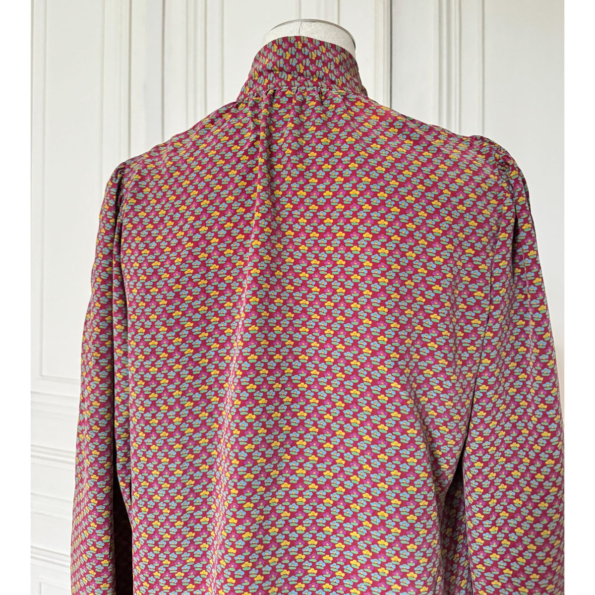 1970s Floral Printed Silk Shirt Size 38