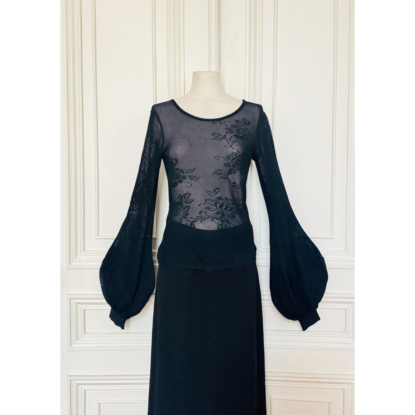 Spring/Summer 2005 Black Floral Lace Balloon-Sleeve Top 