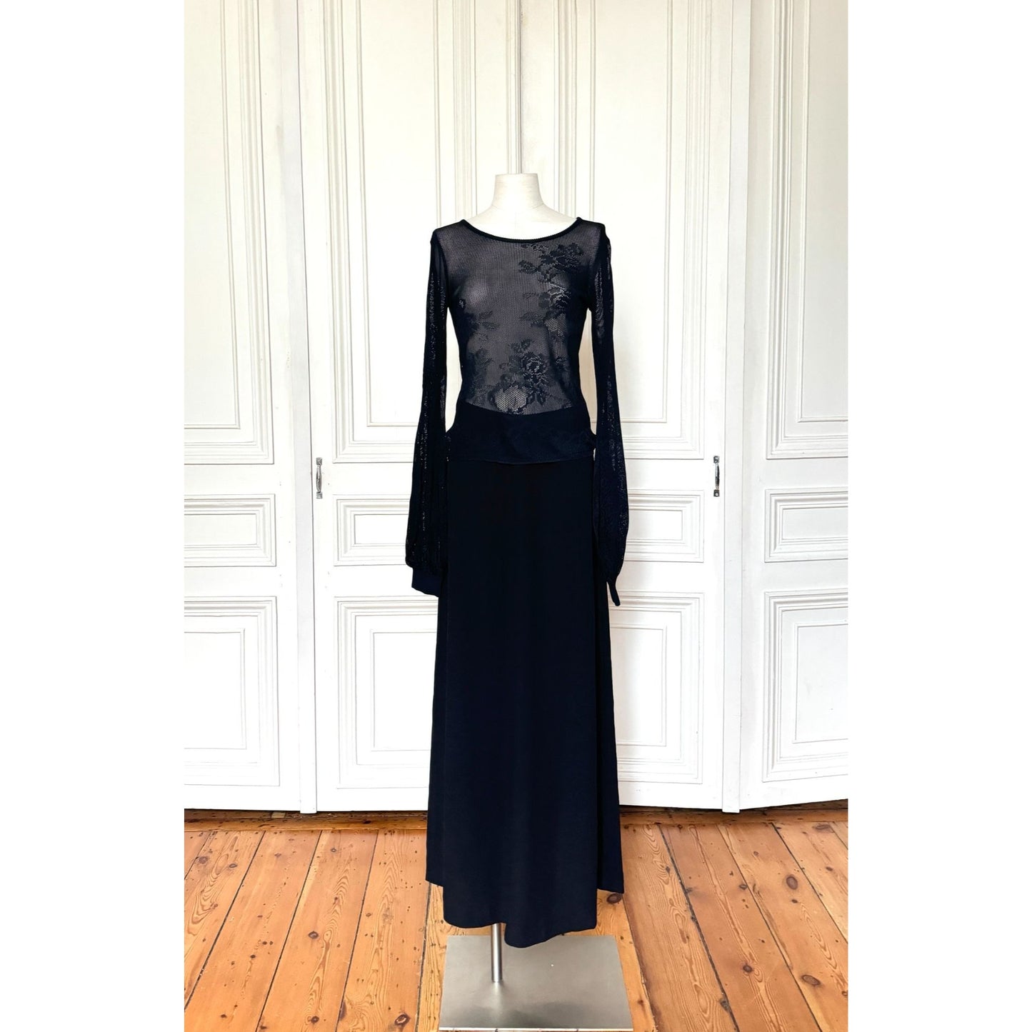 Spring/Summer 2005 Black Floral Lace Balloon-Sleeve Top 